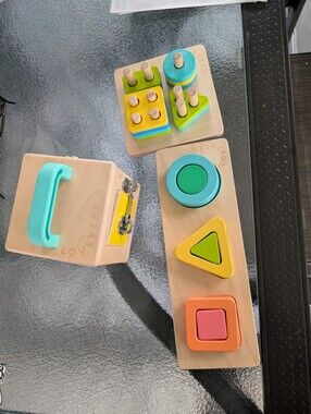 Wooden Shape Sorting Playset in Yellow & Teal by Lovery
